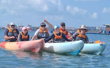 Caiaque em volta do Ketam em Pulau Ubin