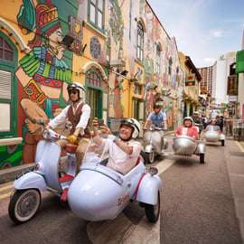 Em Singapura: Passeio de Vespa Sidecar em Kampong Glam e Civic District