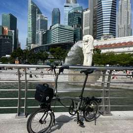 Tour de bicicleta Brompton em Singapura a partir do Rail Corridor, com comida!