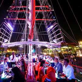 Buffet de jantar City Lights com vinho e cerveja à vontade