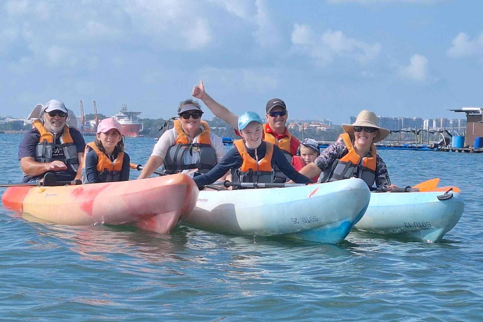 Caiaque em volta do Ketam em Pulau Ubin