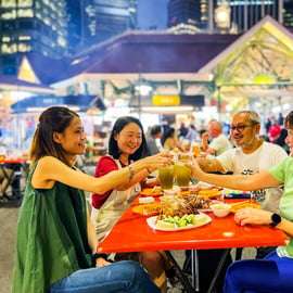 Singapura: Excursão noturna em autocarro aberto com guia de turismo