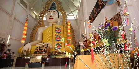 Templo Sakya Muni Buddha Gaya