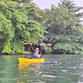 Caiaque em volta do Ketam em Pulau Ubin
