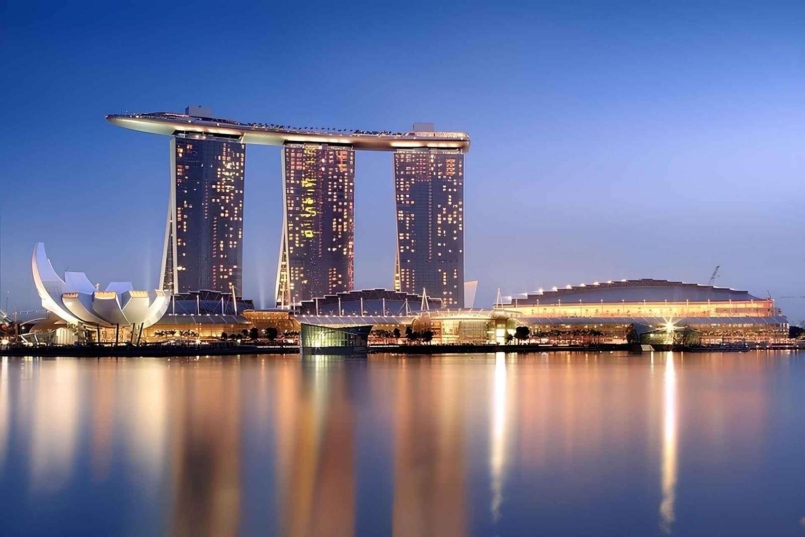 Singapura: Excursão Turística Noturna Guiada com Cruzeiro Fluvial