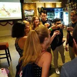 Singapore Pub Crawl - Diverte-te como um local