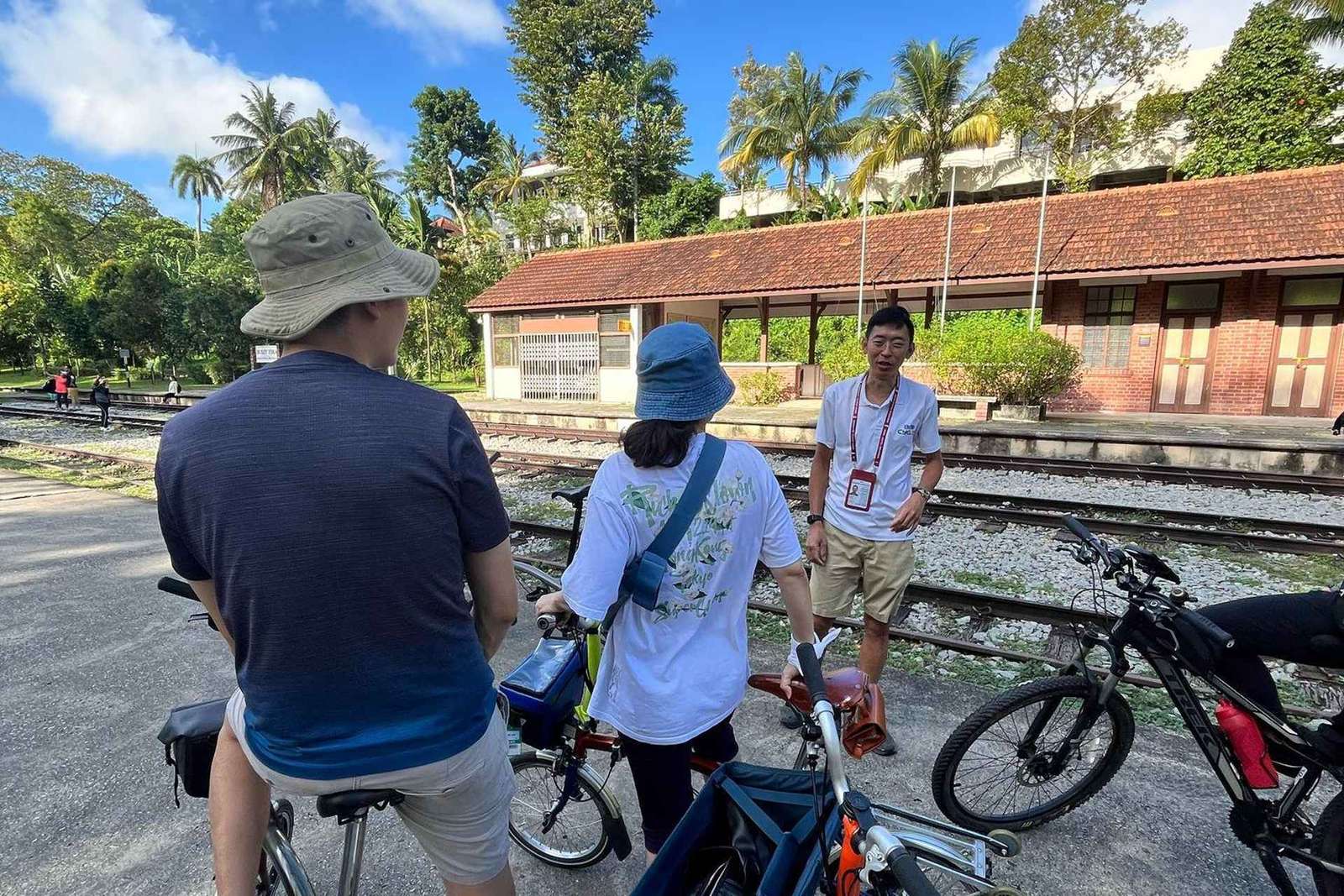 Tour de bicicleta Brompton em Singapura a partir do Rail Corridor, com comida!