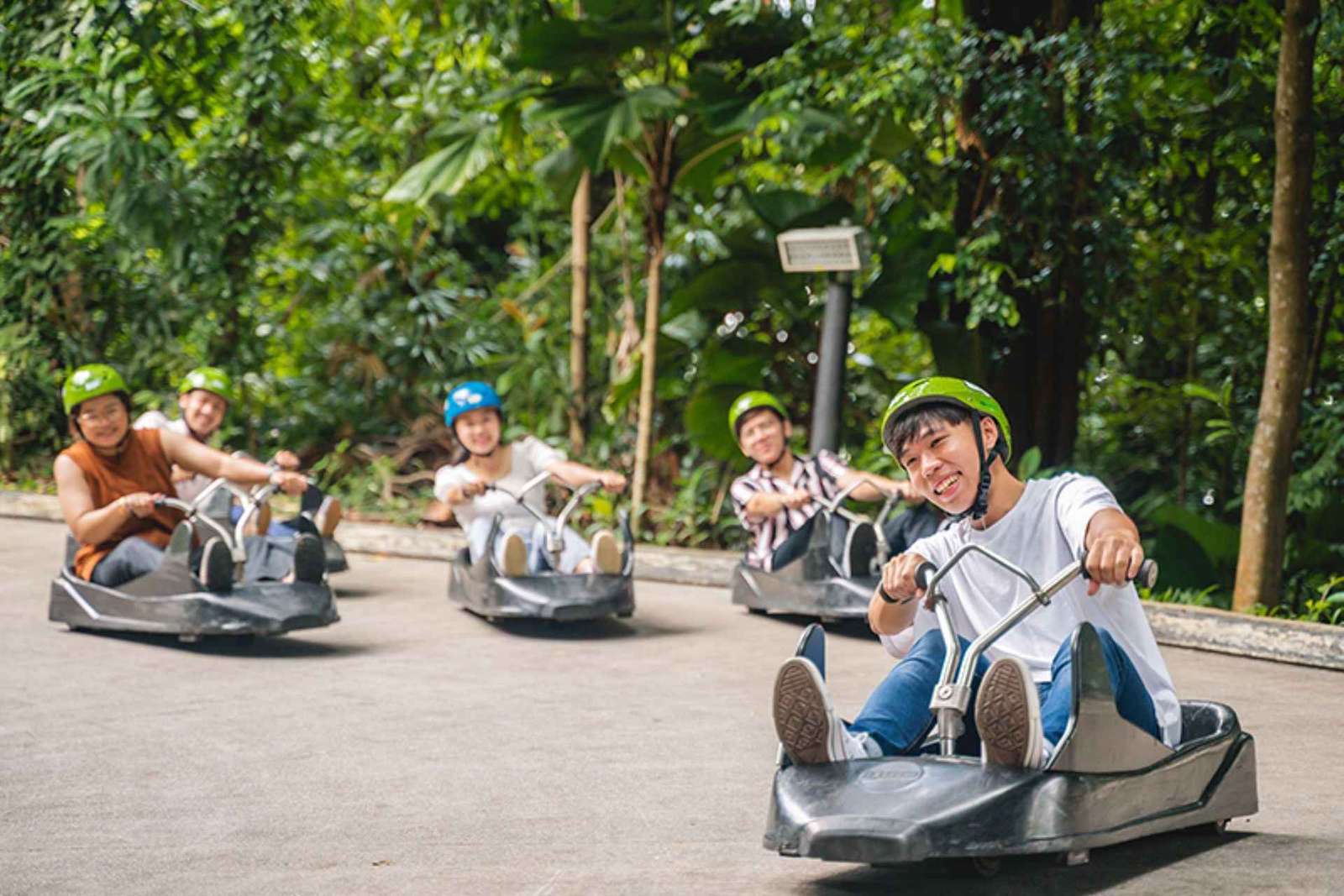 Singapura: Skyline Luge e AltitudeX Indoor Skydiving